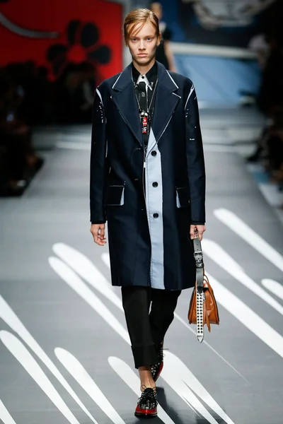 Look 8